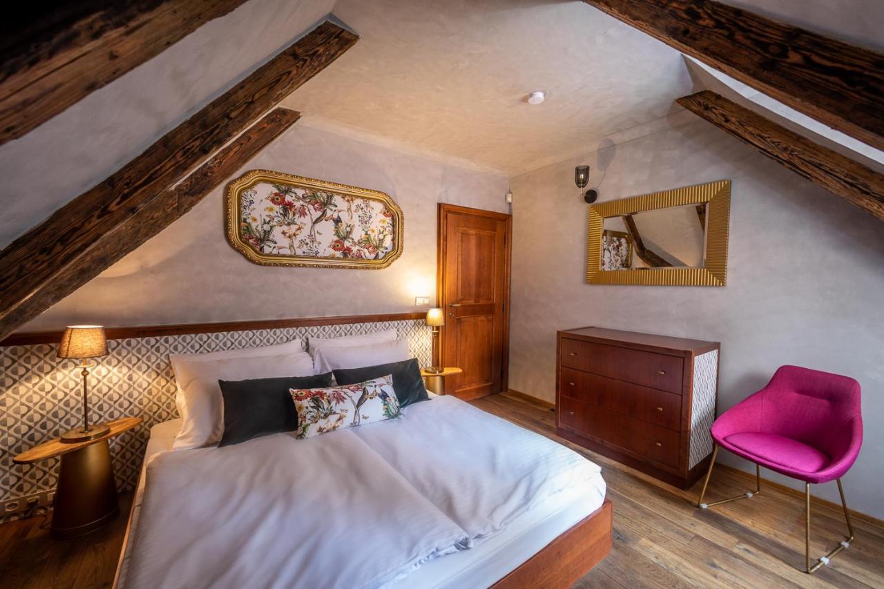 Miss Sophie'S Charles Bridge Hotel Prag Eksteriør billede