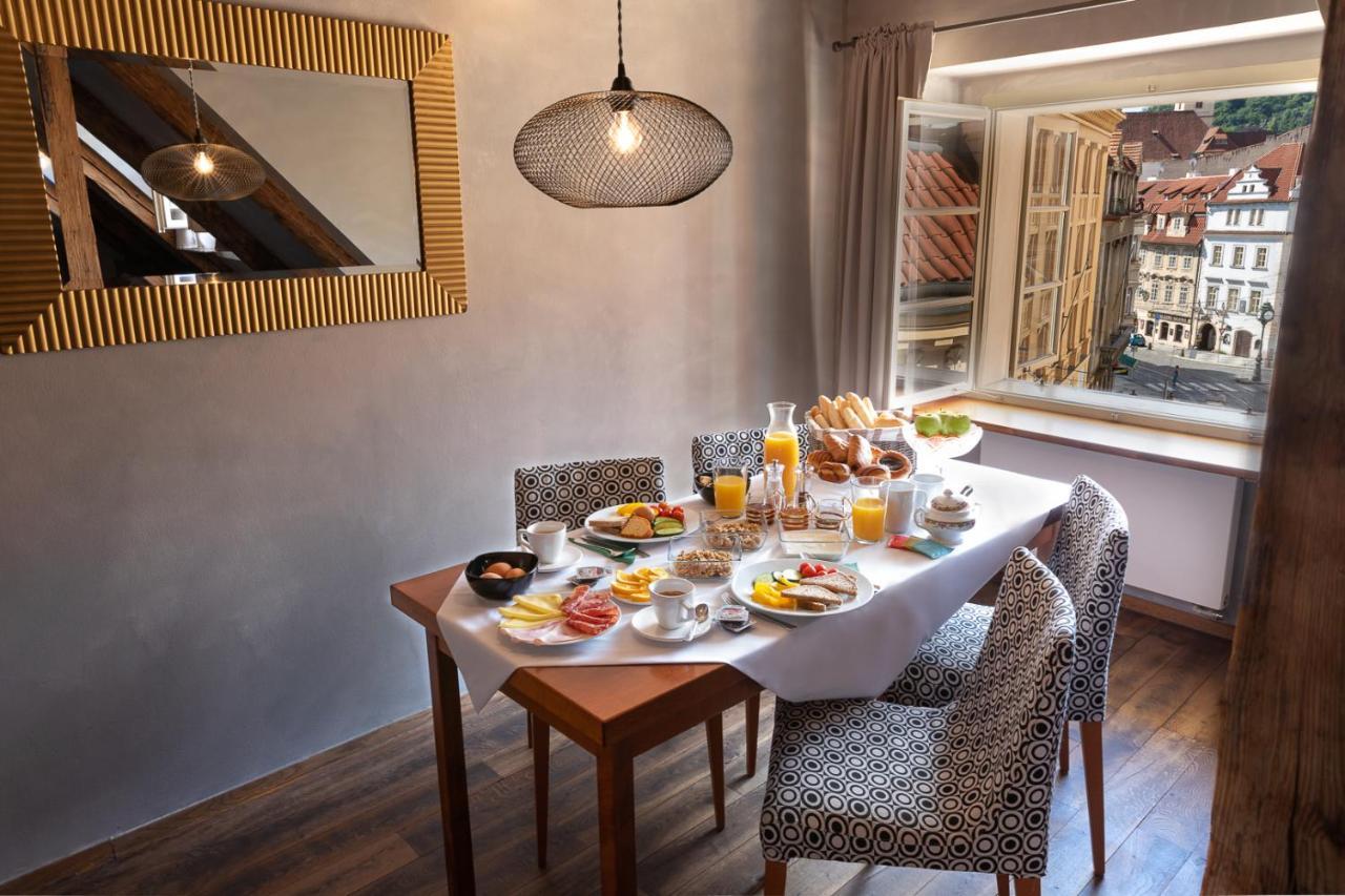 Miss Sophie'S Charles Bridge Hotel Prag Eksteriør billede