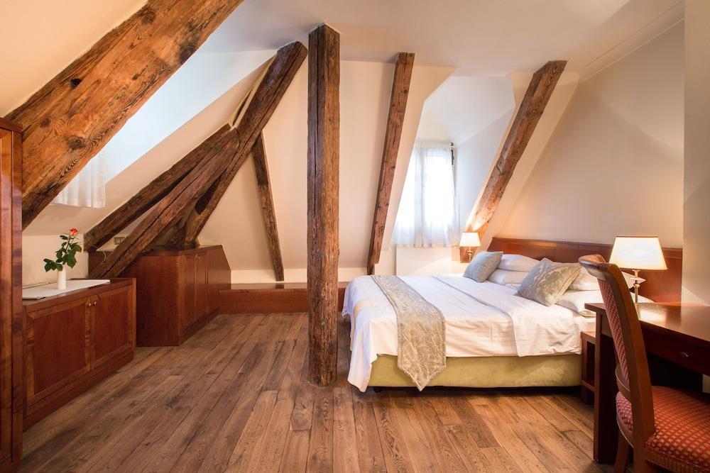Miss Sophie'S Charles Bridge Hotel Prag Eksteriør billede