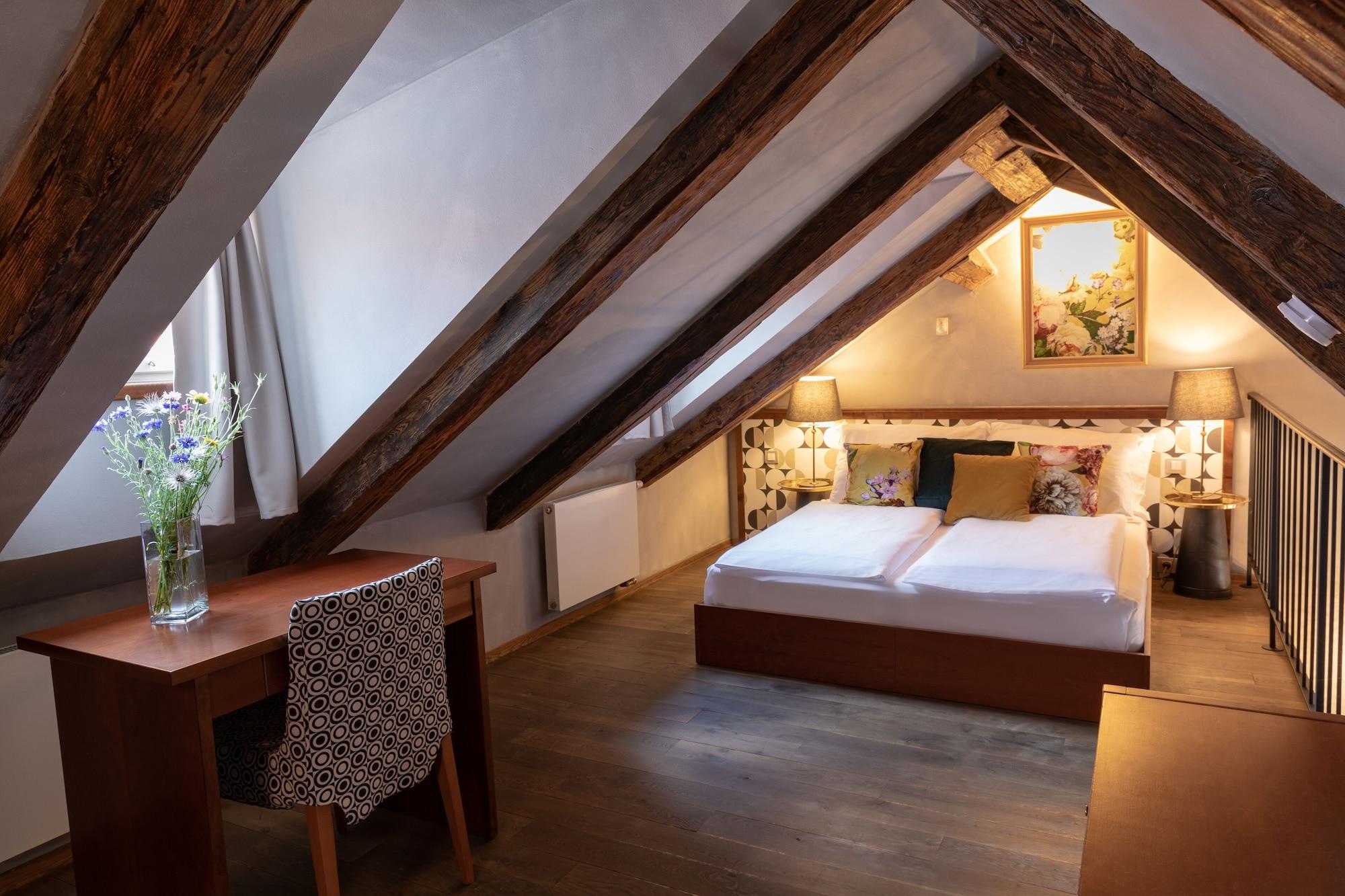 Miss Sophie'S Charles Bridge Hotel Prag Eksteriør billede