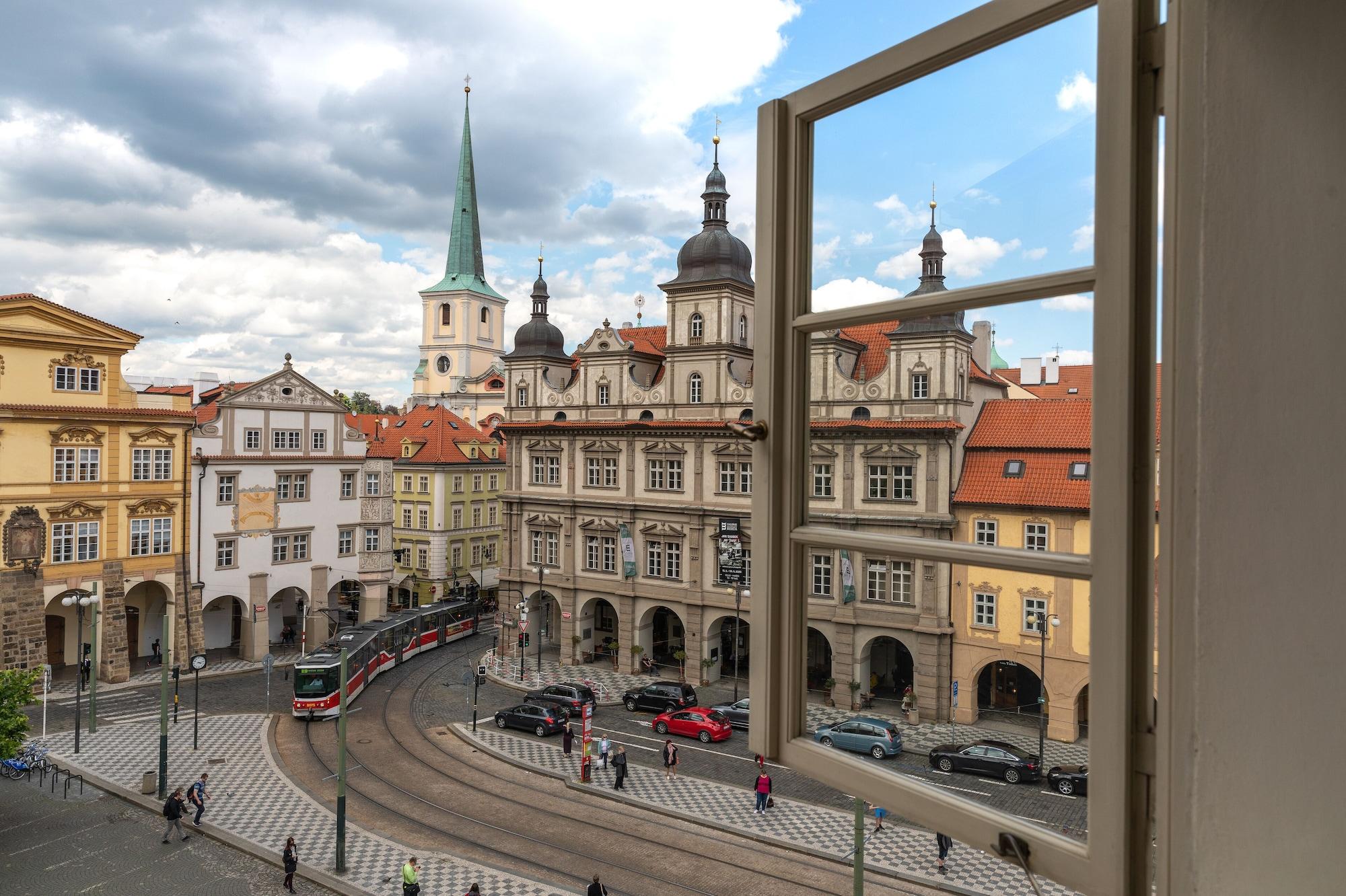 Miss Sophie'S Charles Bridge Hotel Prag Eksteriør billede